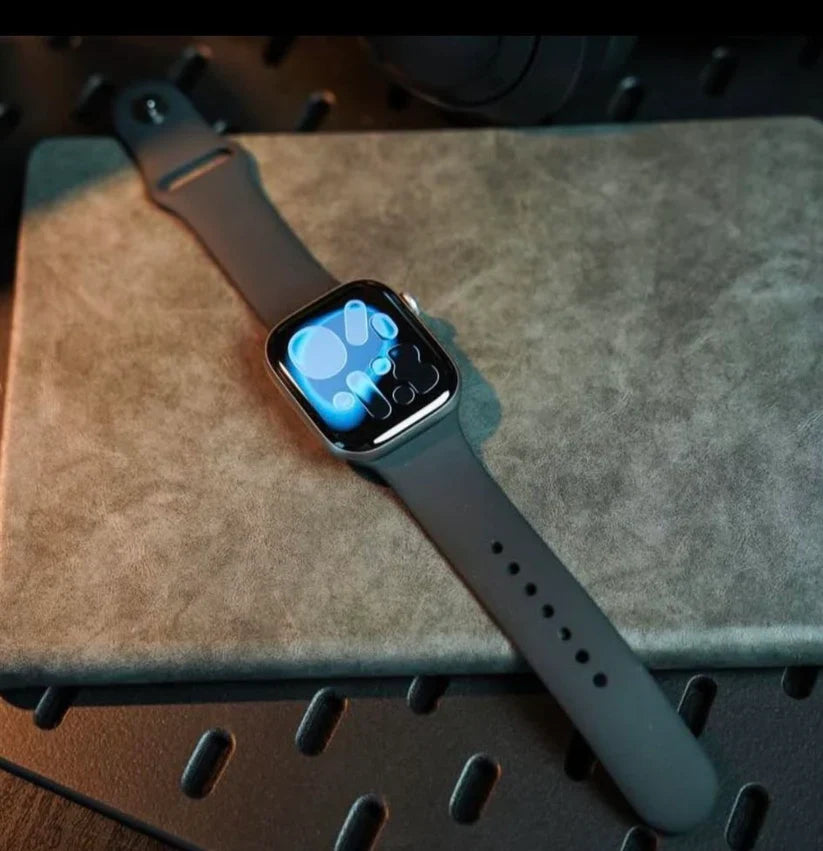 Series 11 Smartwatch with Wireless Charging (Open Parcel Allowed)